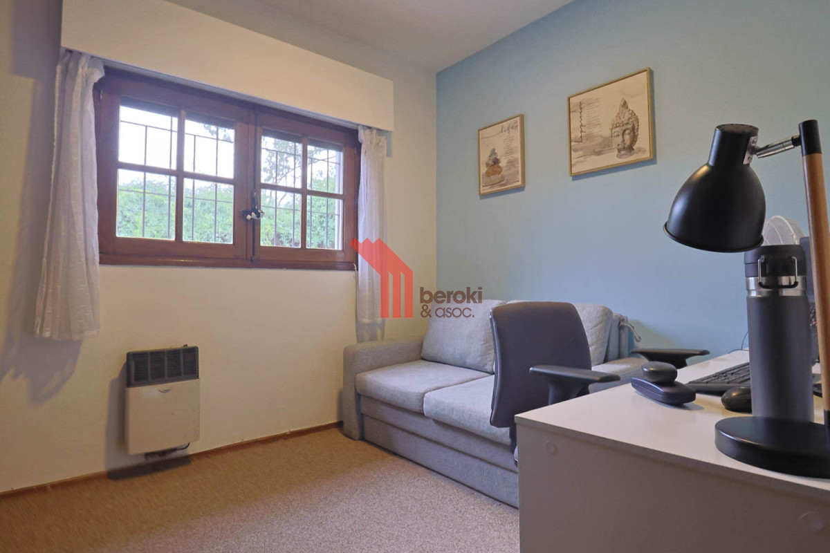 Casa ID.244 - Venta casa de 3 dormitorios y altillo en Carrasco Sur