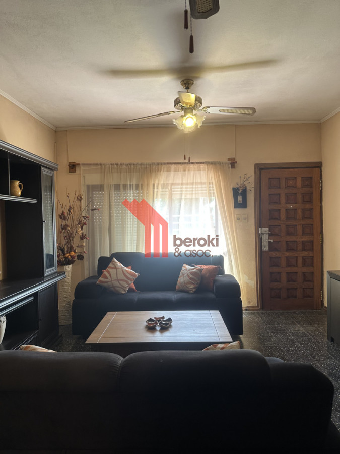 Casa ID.139 - Venta Casa 3 dormitorios+ Apto+ Local+ Parrillero +Deposito+ Gge. Terreno 422m2