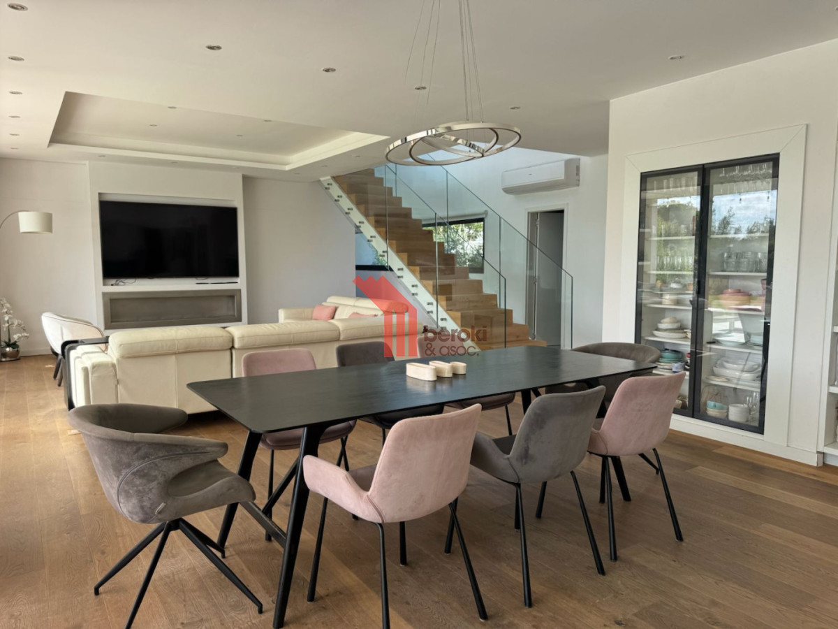 Casa ID.193 - Casa de 4 dormitorios sobre lago en Viñedos de la Tahona - 1.497 m² de terreno