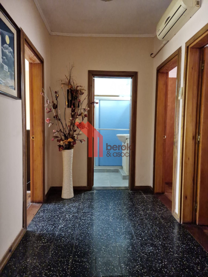 Casa ID.208 - Venta Casa 3 dormitorios, jardín, garaje, Taller, Depósito, Local Comercial.