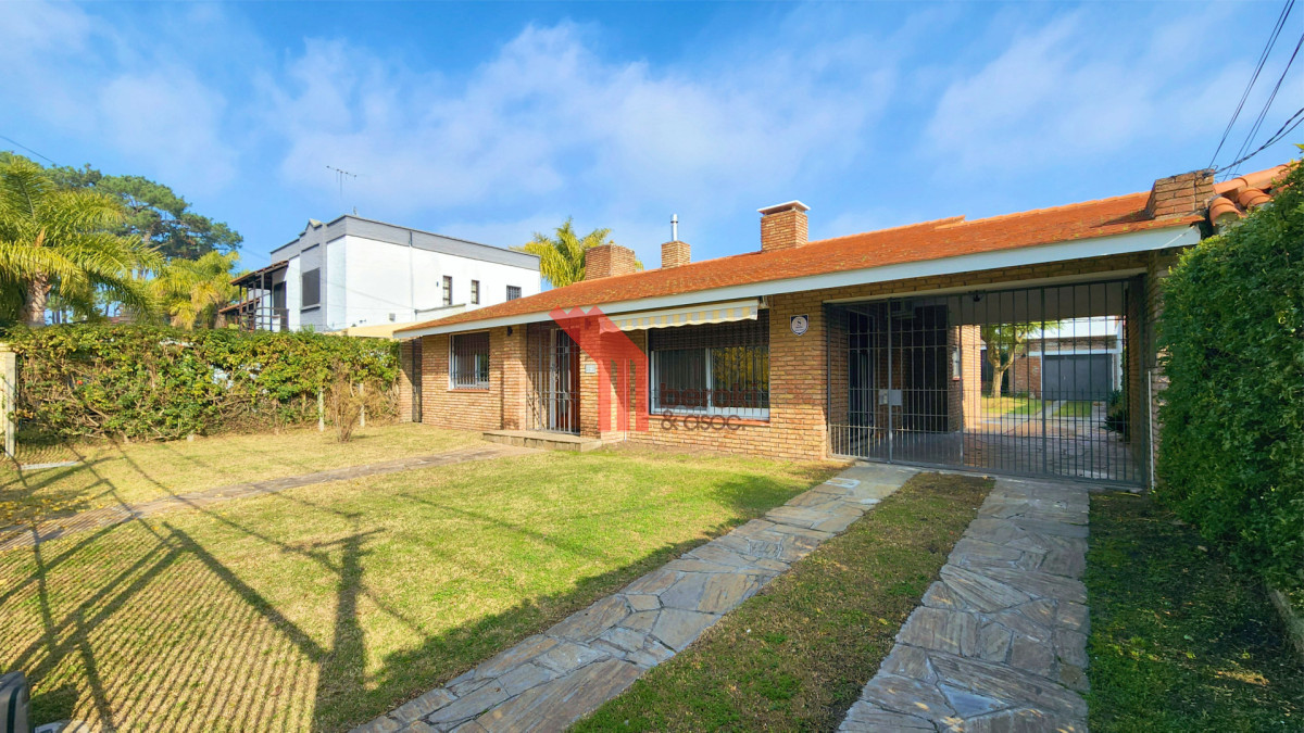 Casa ID.234 - Alquiler Casa Carrasco Norte 4 Dormitorios