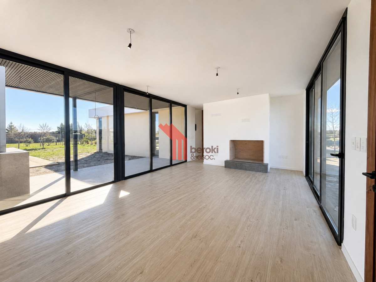 Casa ID.210 - Venta Casa a Estrenar 3 Dormitorios La Juana Piscina Barbacoa y Excelente Orientación