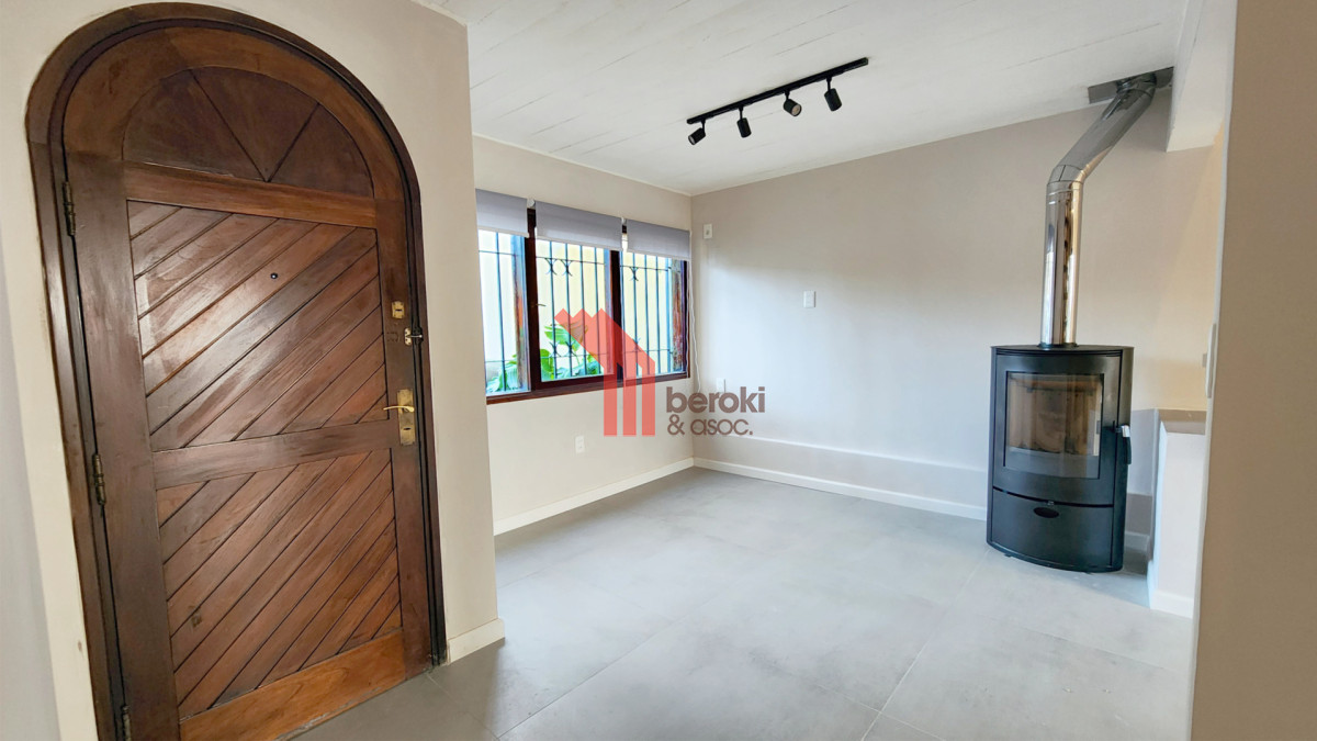 Casa ID.301 - Casa Venta Pocitos 5 Dormitorios 3 Baños Garage 2 autos