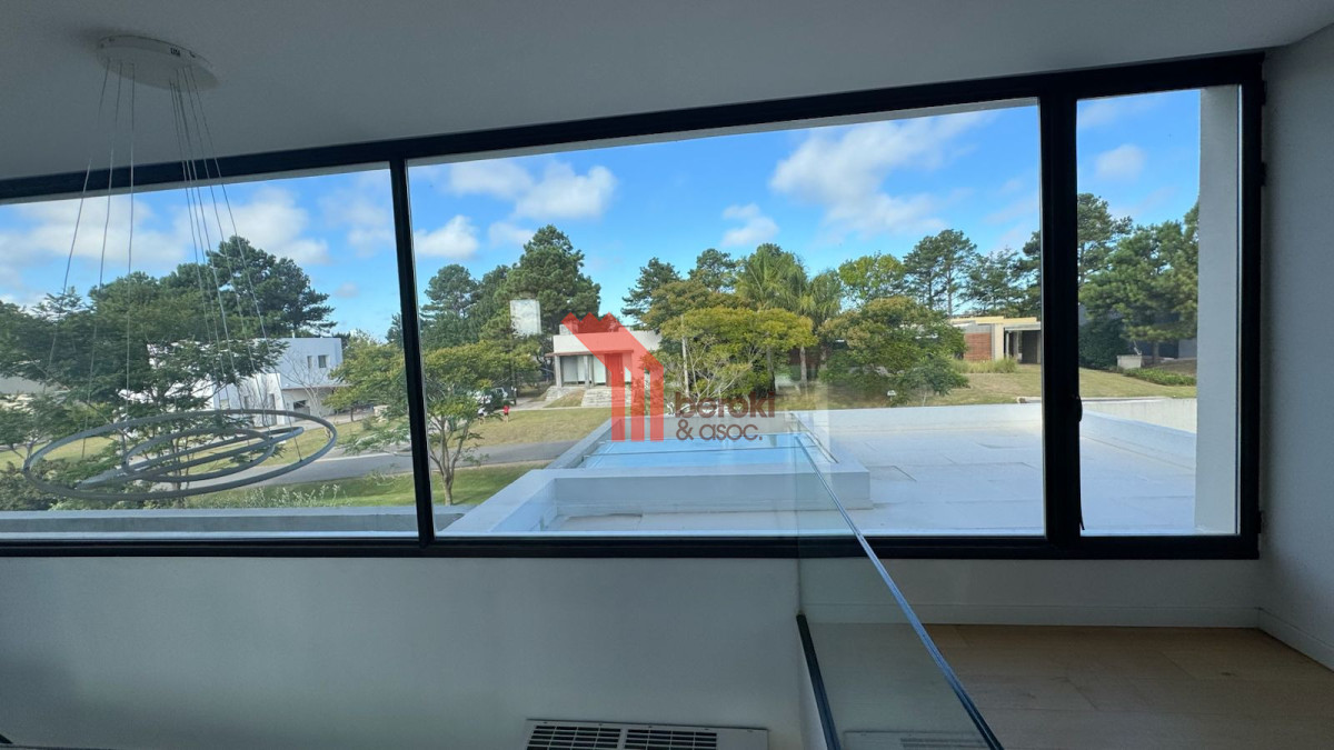 Casa ID.193 - Casa de 4 dormitorios sobre lago en Viñedos de la Tahona - 1.497 m² de terreno