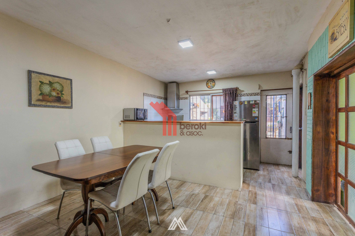 Casa ID.5 - Venta Casa Las Acacias 3 Dormitorios Patio Parrillero Y Garaje X3