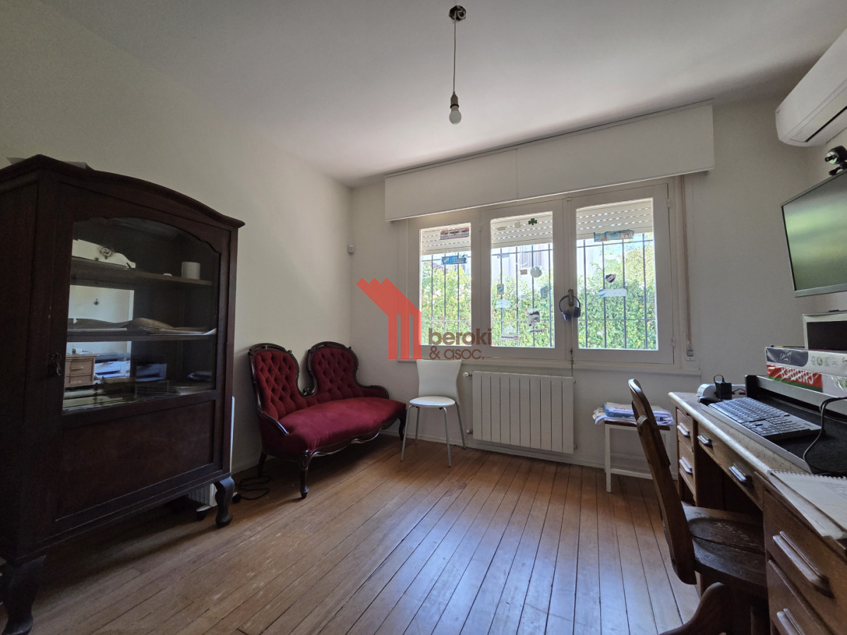 Casa ID.195 - Alquiler Casa en Carrasco 5 Dormitorios Jardín y Barbacoa 