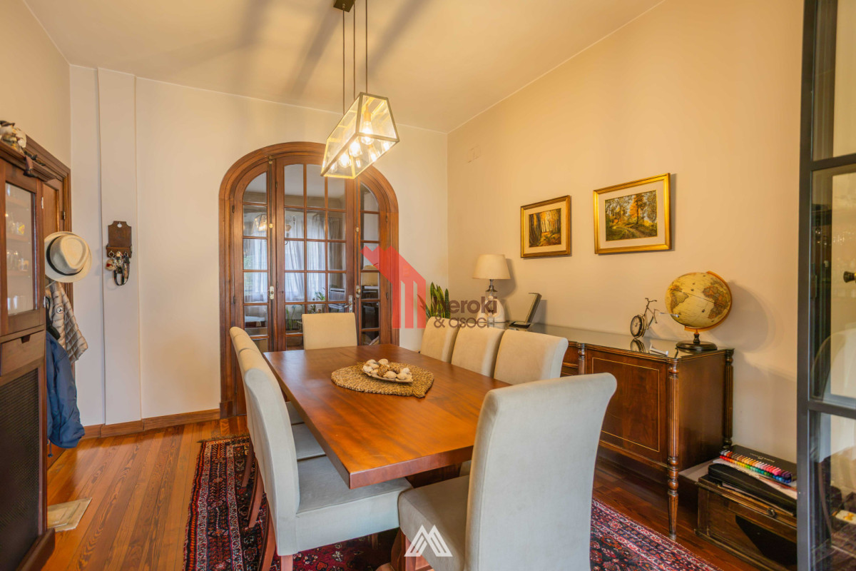 Casa ID.281 - Venta Casa 3 dormitorios Punta Carretas fondo barbacoa y estudio con sala de espera