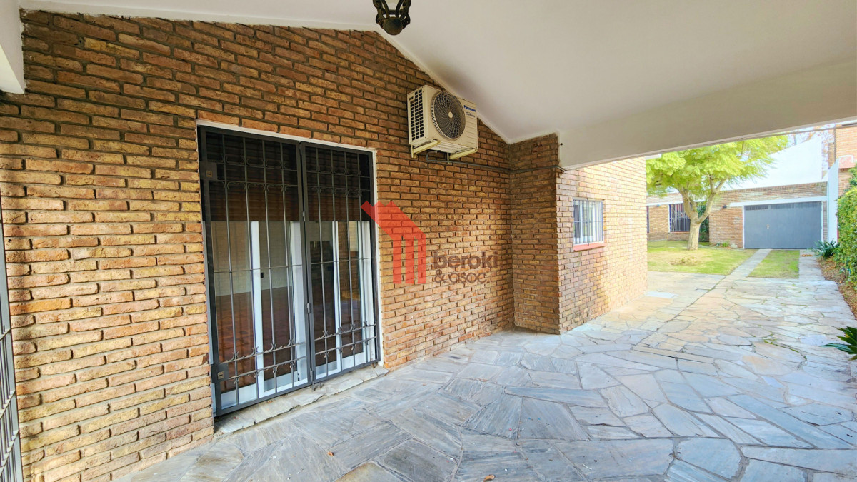 Casa ID.234 - Alquiler Casa Carrasco Norte 4 Dormitorios