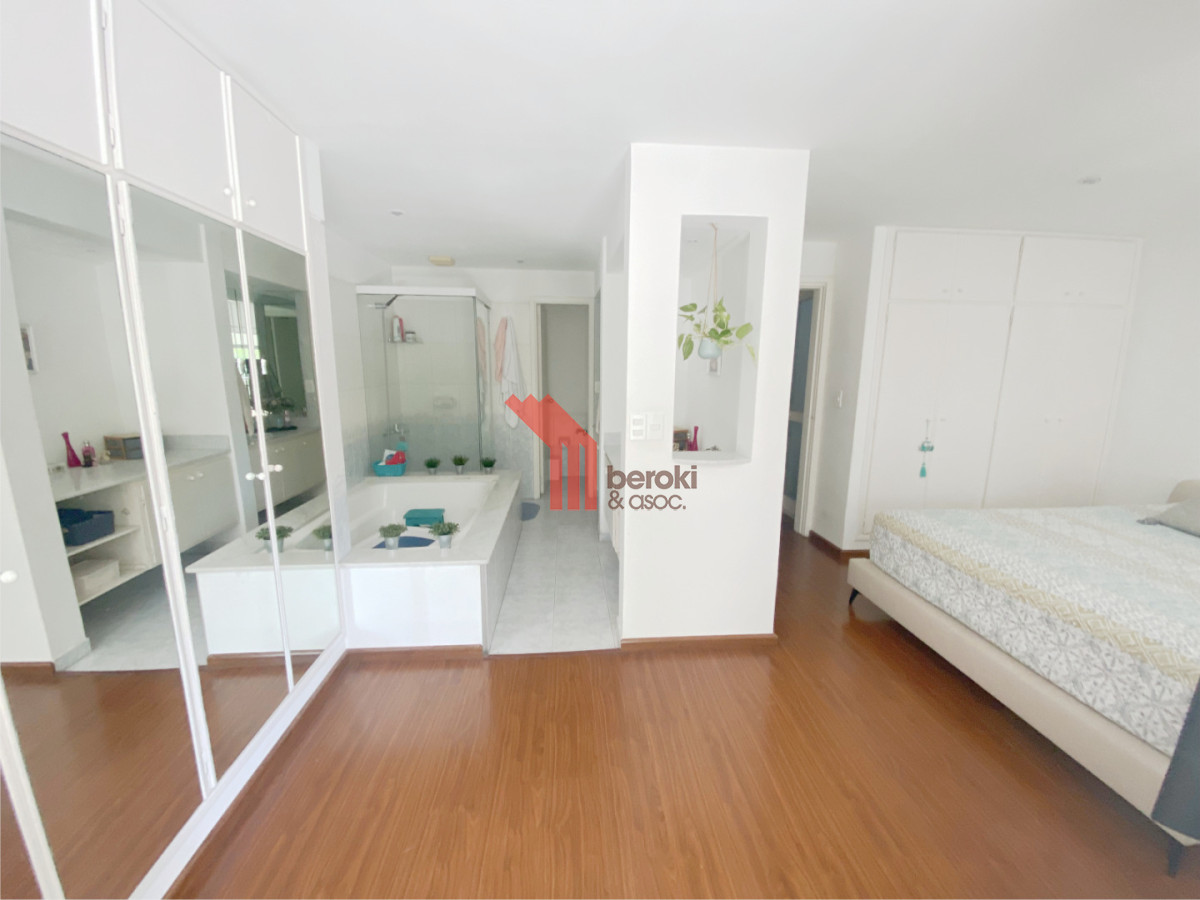 Casa ID.115 - Venta Casa Malvin 4 Dormitorios 3 Baños Garage