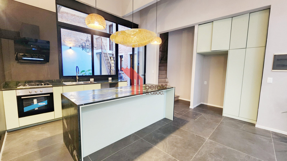 Casa ID.106 - Casa Venta 4 Dormitorios Padrón Único Palermo 