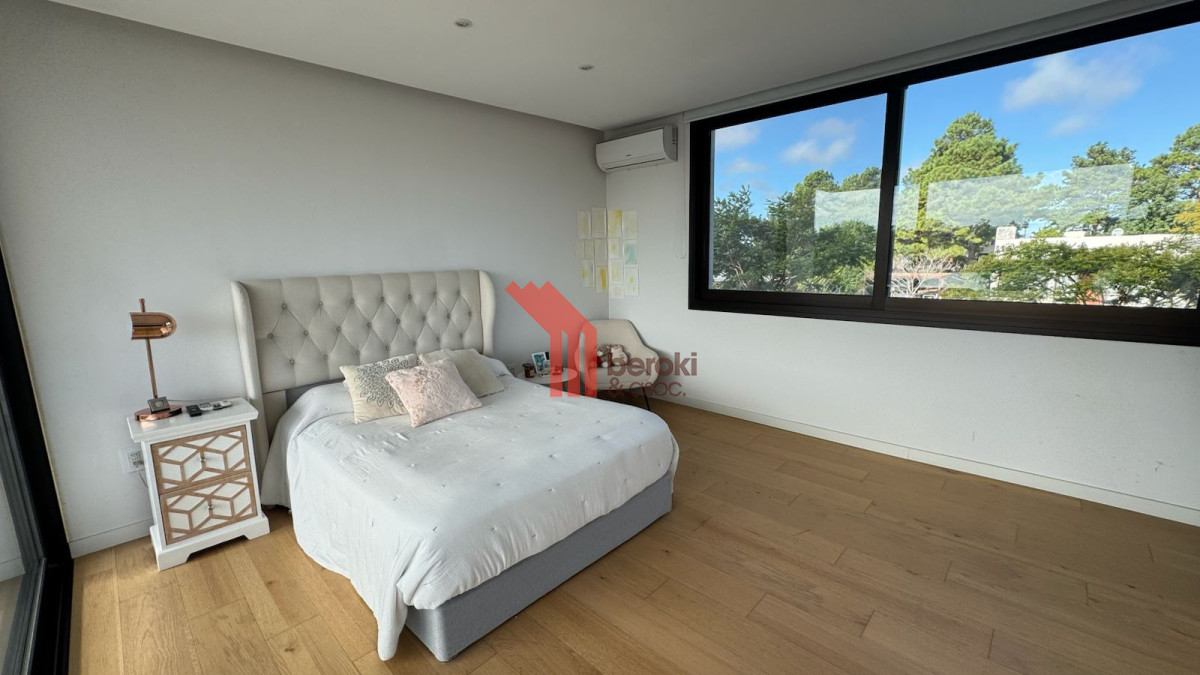 Casa ID.193 - Casa de 4 dormitorios sobre lago en Viñedos de la Tahona - 1.497 m² de terreno