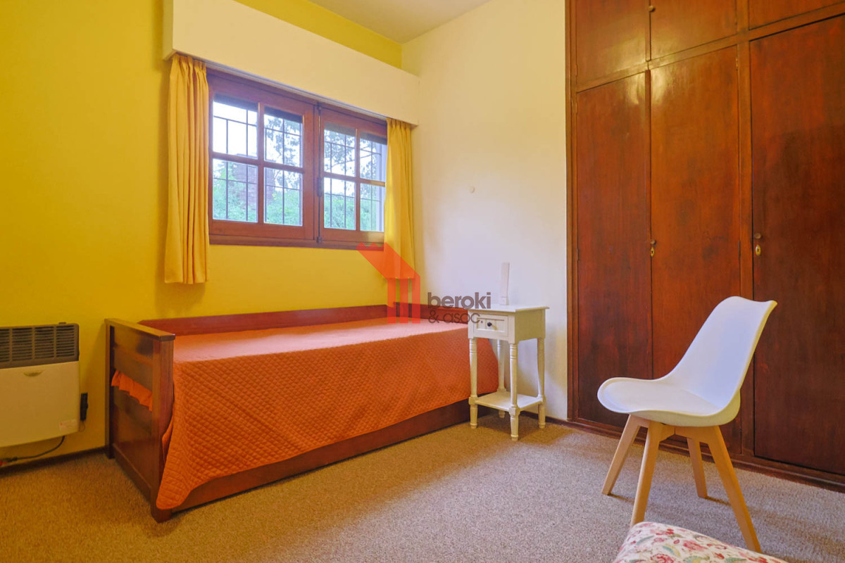 Casa ID.244 - Venta casa de 3 dormitorios y altillo en Carrasco Sur