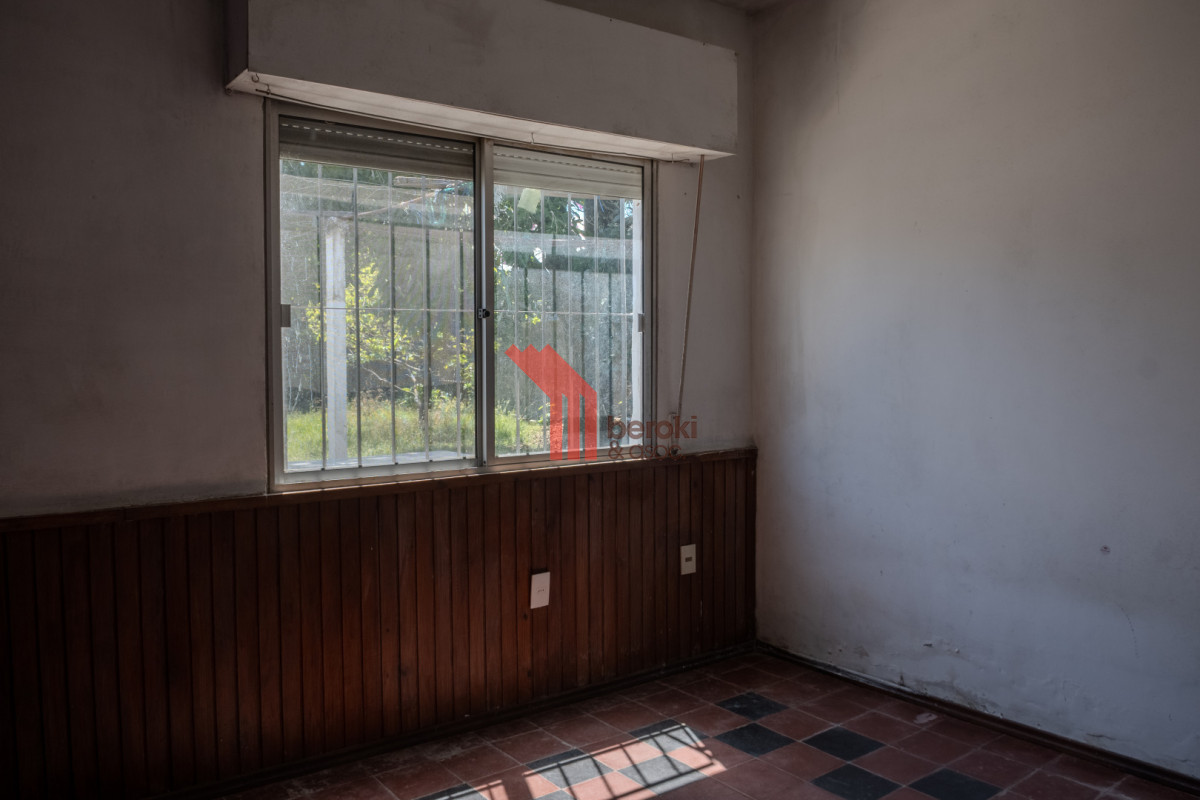 Casa ID.138 - Venta Casa 2 dormitorios, gge, Gran Terreno 636 m2. Carrasco Norte.