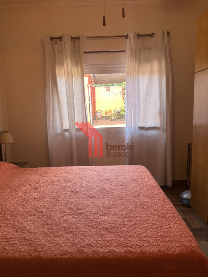 Casa ID.139 - Venta Casa 3 dormitorios+ Apto+ Local+ Parrillero +Deposito+ Gge. Terreno 422m2