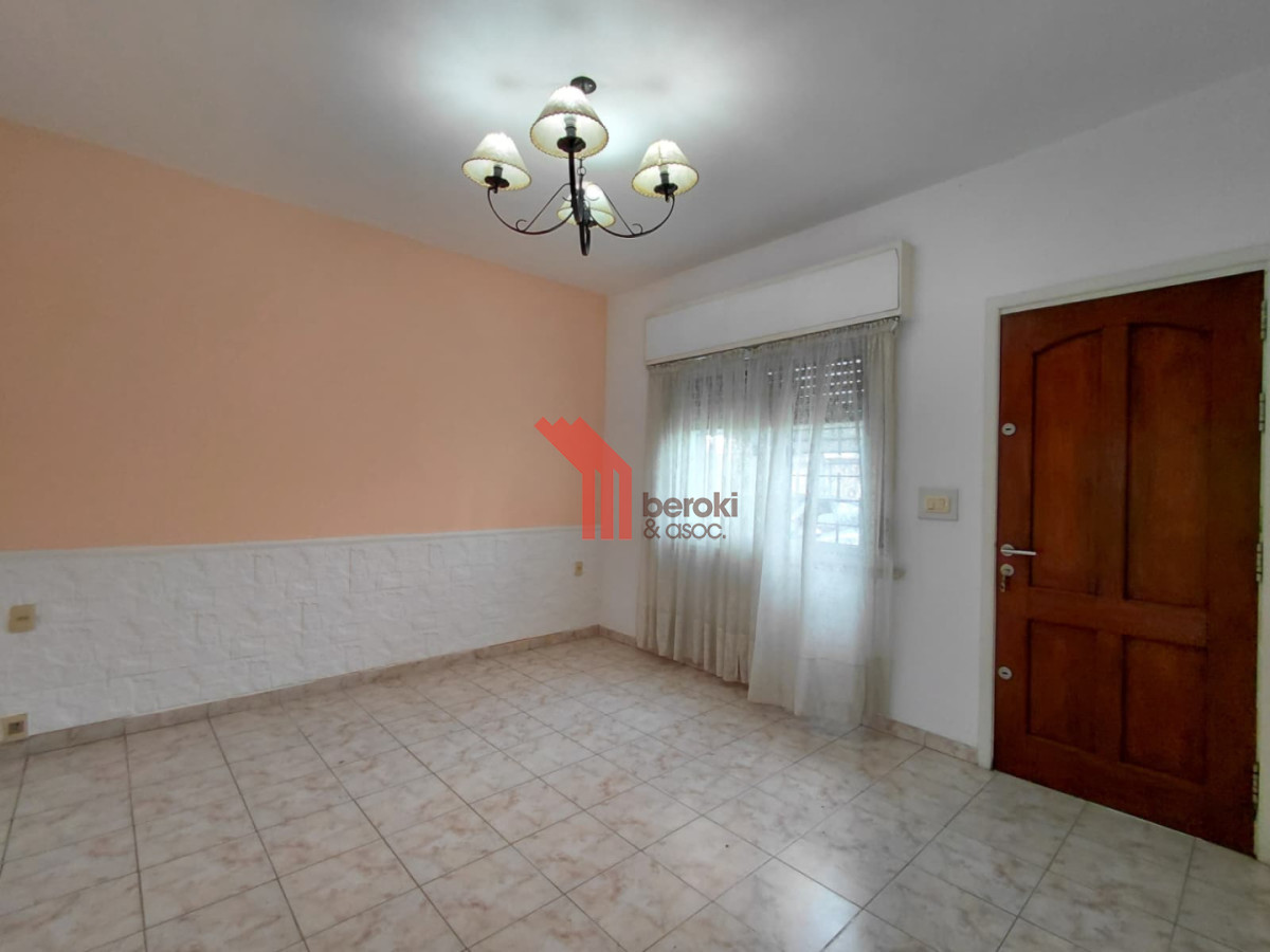 Casa ID.226 - Venta casa 3 dormitorios, 2 baños, mas monoambiente, Colon