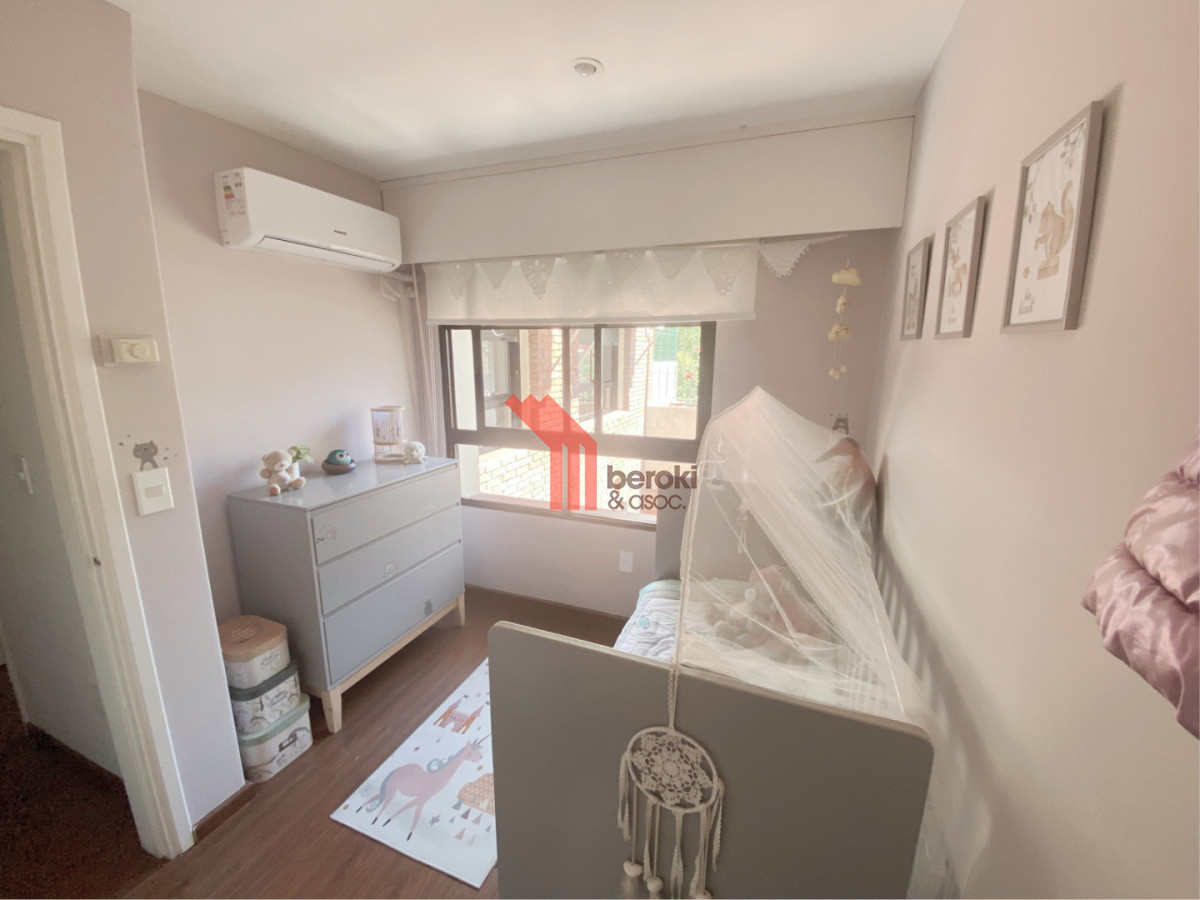 Casa ID.115 - Venta Casa Malvin 4 Dormitorios 3 Baños Garage