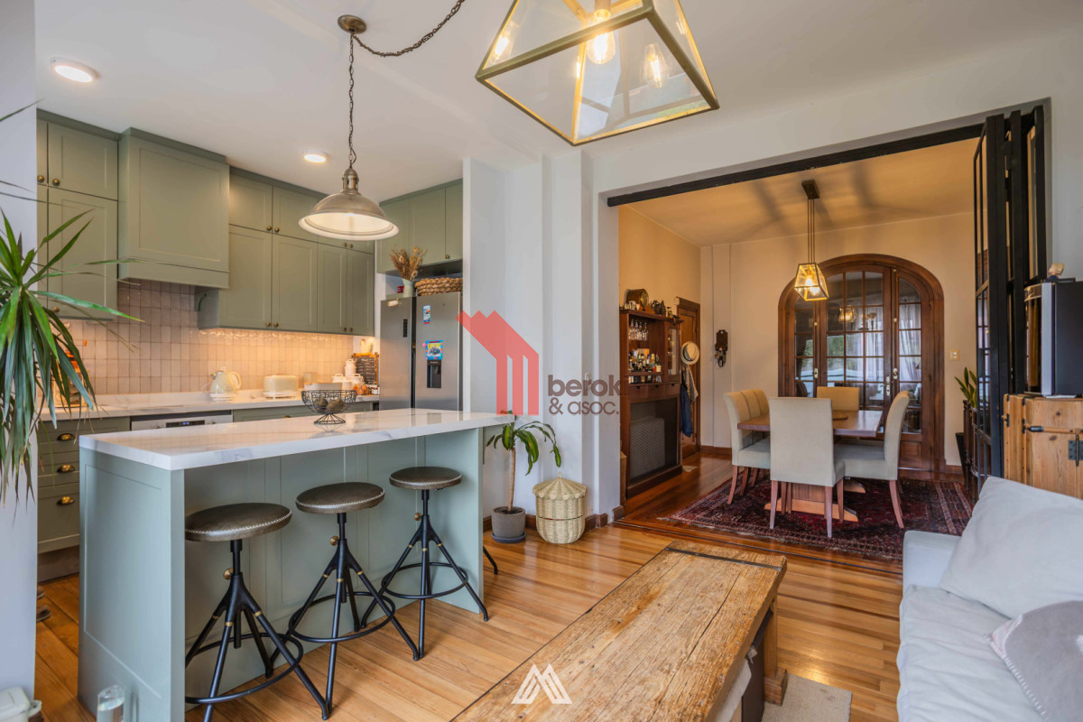 Casa ID.281 - Venta Casa 3 dormitorios Punta Carretas fondo barbacoa y estudio con sala de espera