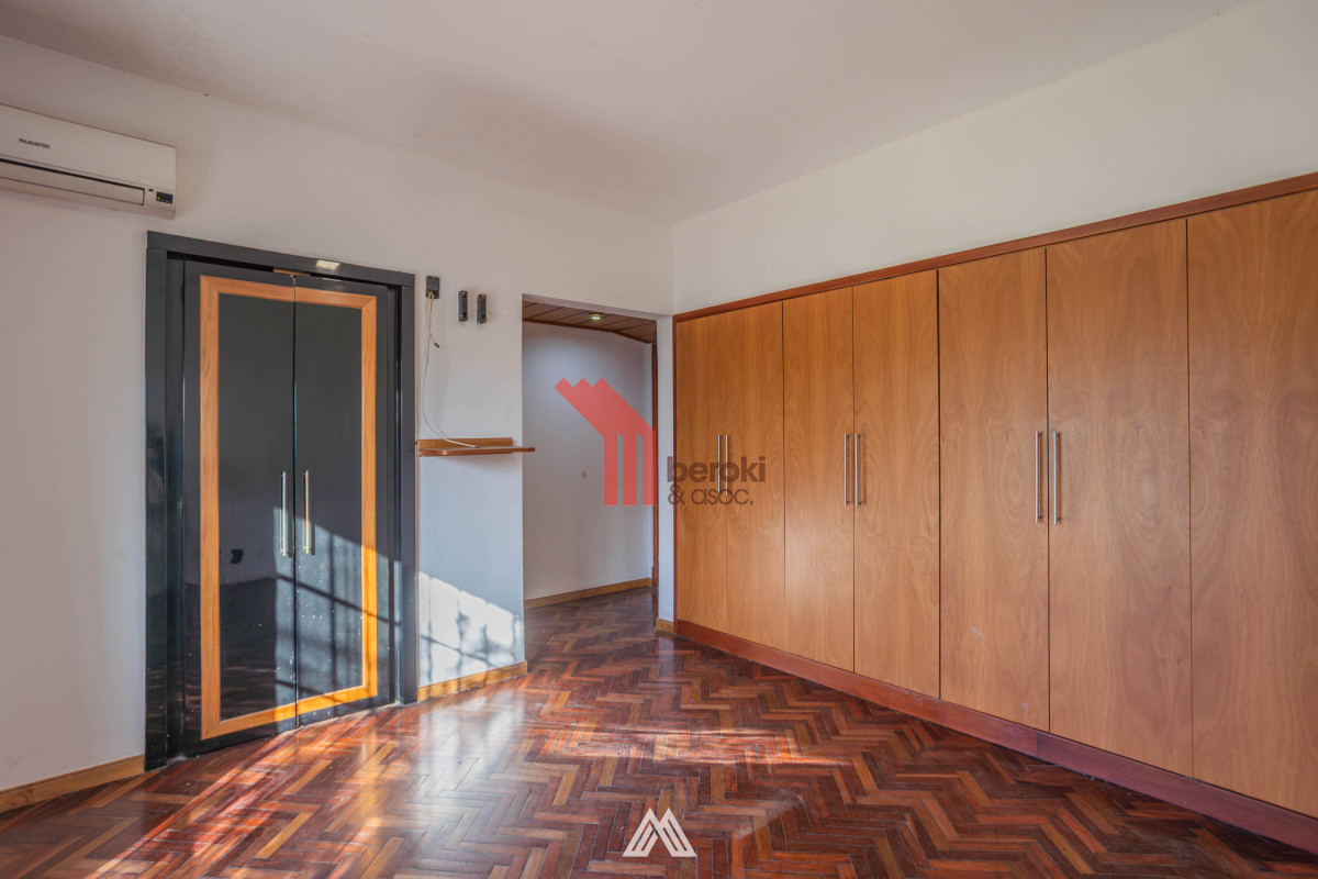 Casa ID.24 - Alquiler Casa Punta Gorda 4 Dormitorios Jardín Piscina Y Barbacoa