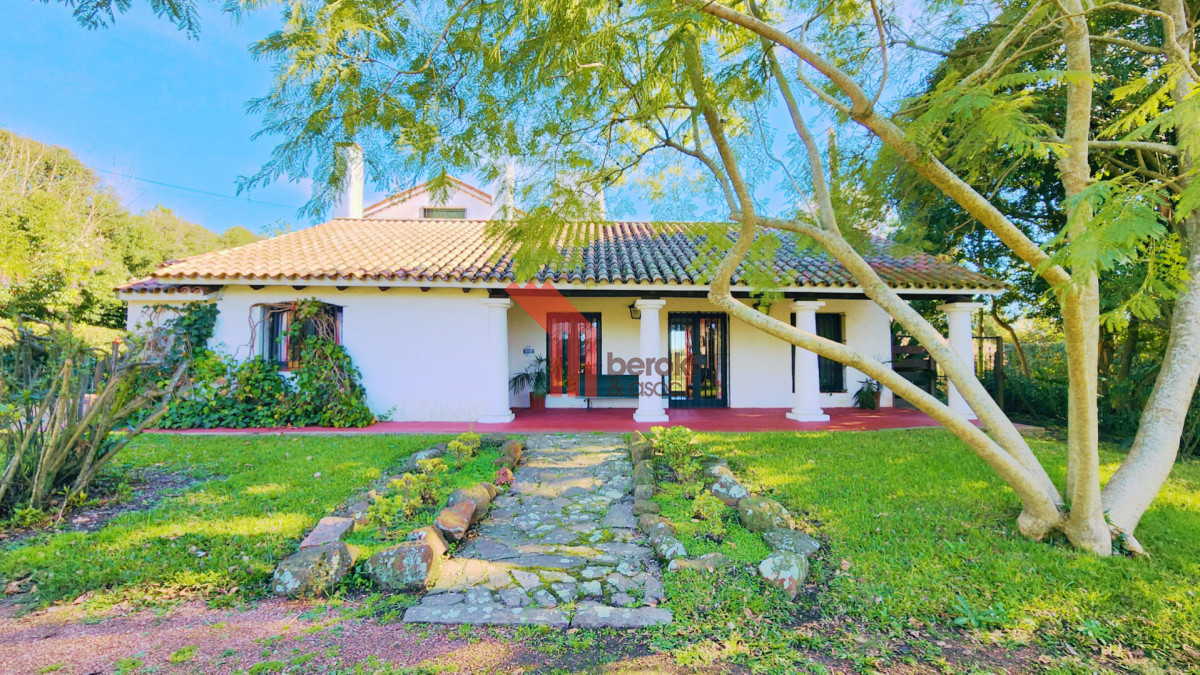Casa ID.256 - Venta Casa Quinta Colón 8 Dormitorios
