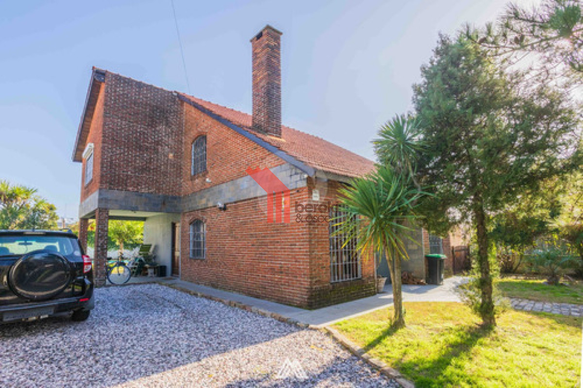 Casa ID.16 - Venta Casa 3 Dormitorios Barra De Carrasco Con Piscina Y 4 Cocheras