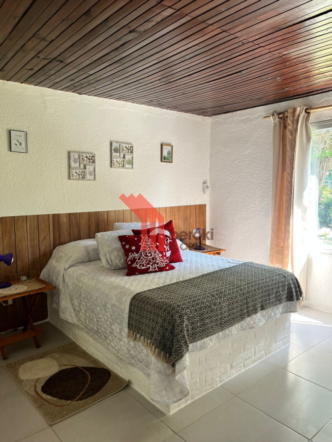 Casa ID.233 - Venta casa 3 dormitorio y cabaña al fondo, Costa Azul, Rocha