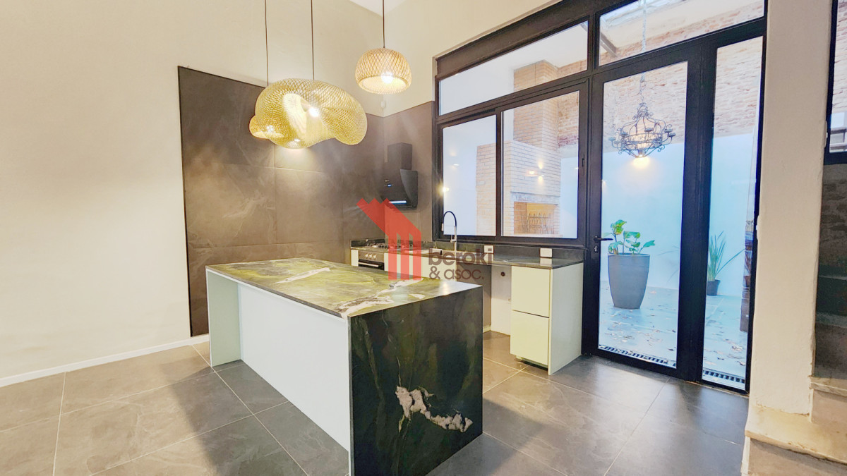 Casa ID.106 - Casa Venta 4 Dormitorios Padrón Único Palermo 