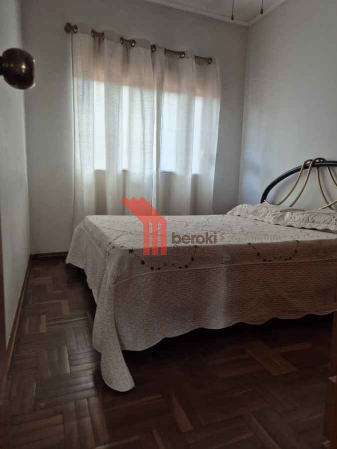Casa ID.208 - Venta Casa 3 dormitorios, jardín, garaje, Taller, Depósito, Local Comercial.