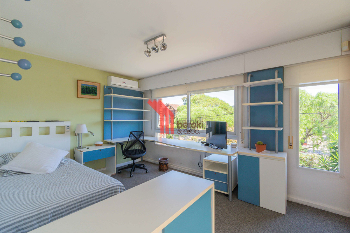 Casa ID.161 - Casa en Carrasco sobre 603 m² de terreno con potencial de ampliación