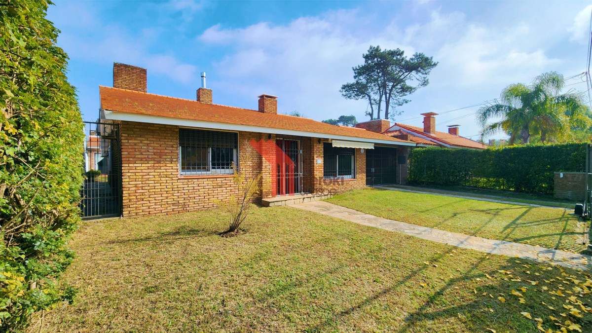 Casa ID.234 - Alquiler Casa Carrasco Norte 4 Dormitorios