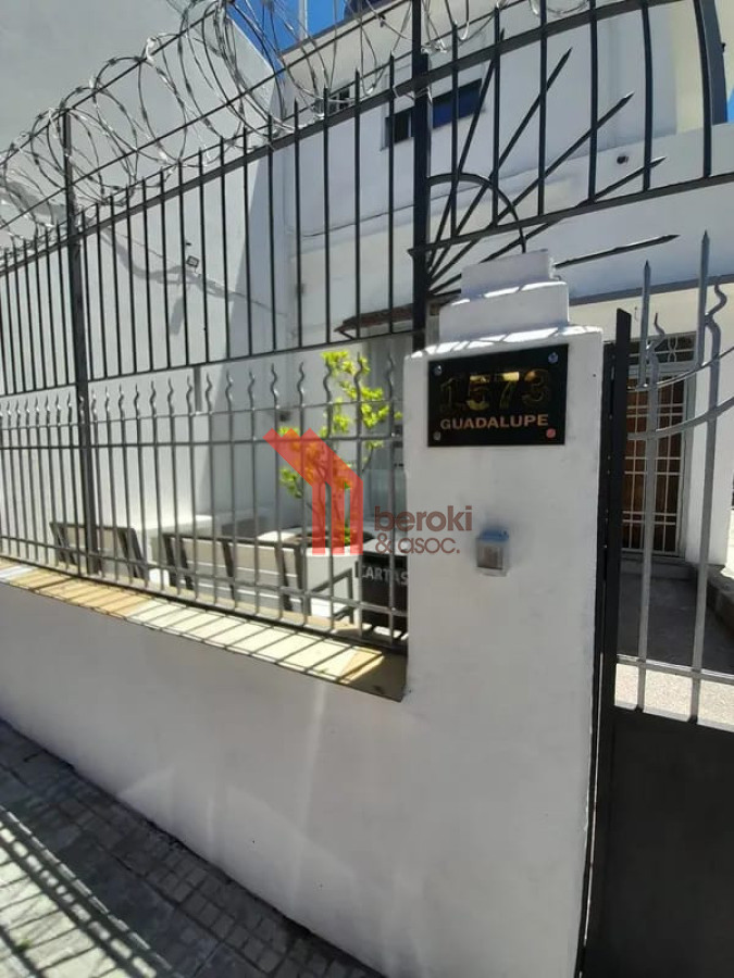 Casa ID.136 - Venta casa residencia, 15 dormitorios, 16 baños, en Reducto