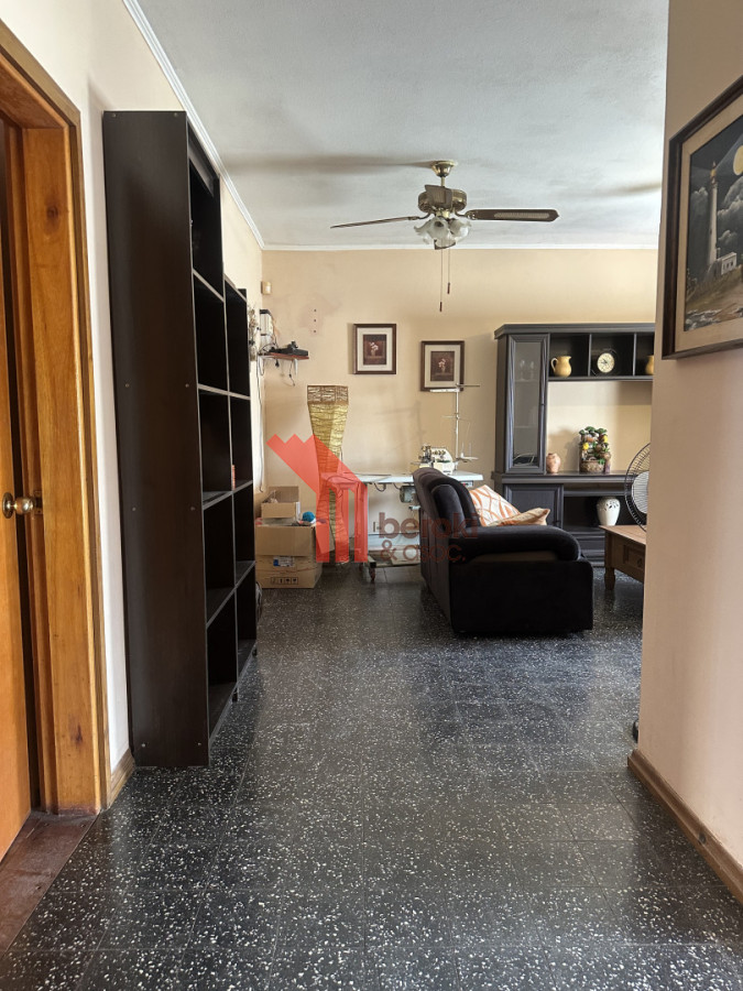 Casa ID.139 - Venta Casa 3 dormitorios+ Apto+ Local+ Parrillero +Deposito+ Gge. Terreno 422m2