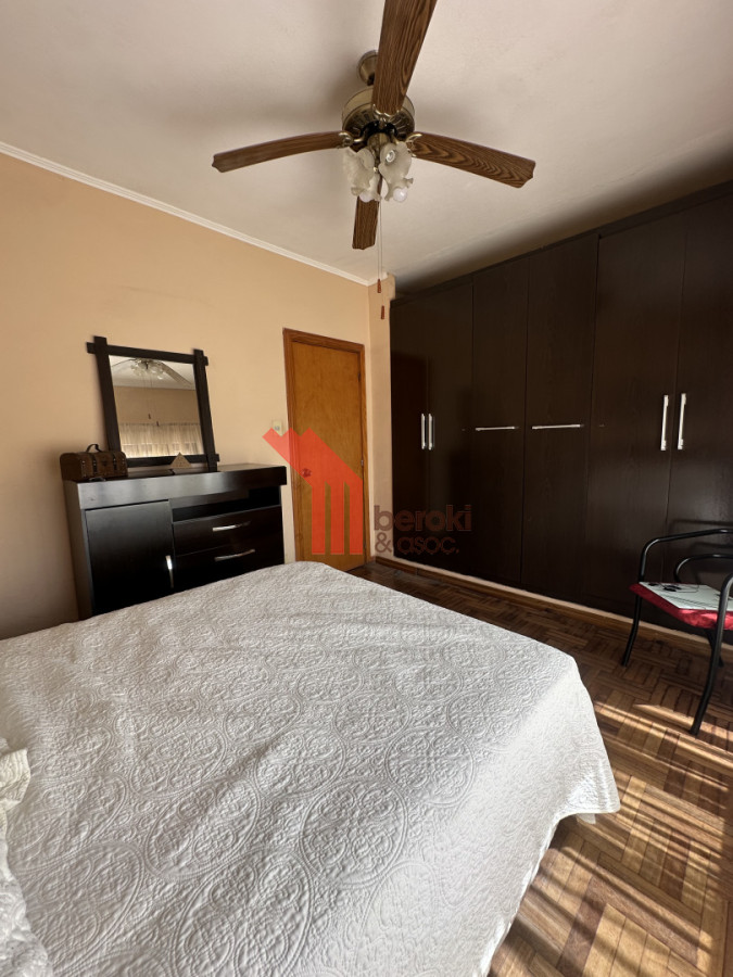 Casa ID.139 - Venta Casa 3 dormitorios+ Apto+ Local+ Parrillero +Deposito+ Gge. Terreno 422m2