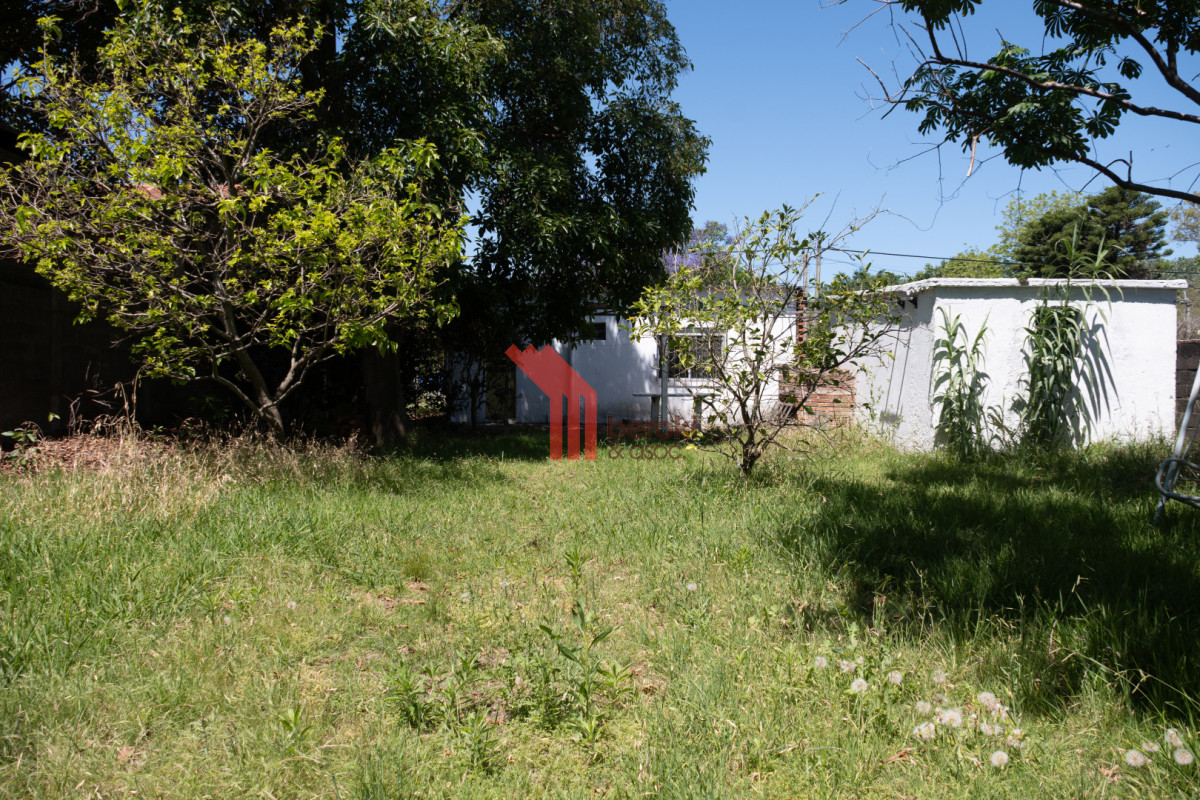 Casa ID.138 - Venta Casa 2 dormitorios, gge, Gran Terreno 636 m2. Carrasco Norte.