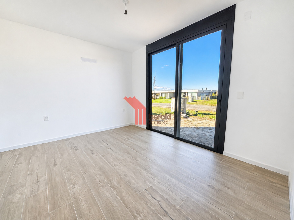 Casa ID.210 - Venta Casa a Estrenar 3 Dormitorios La Juana Piscina Barbacoa y Excelente Orientación