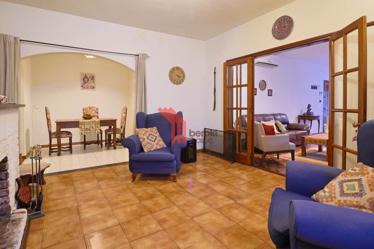 Casa ID.244 - Venta casa de 3 dormitorios y altillo en Carrasco Sur
