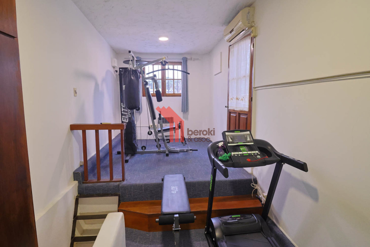 Casa ID.244 - Venta casa de 3 dormitorios y altillo en Carrasco Sur