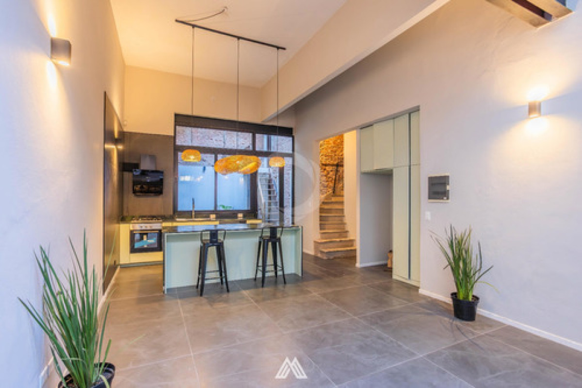 Venta Casa 3 Dormitorios 4 Baños Barrio Sur Parrillero Y Azotea