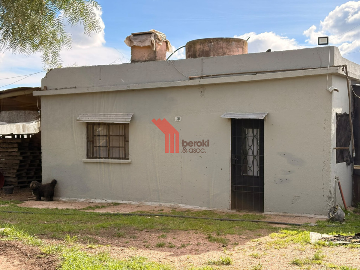 Chacra ID.143 - Venta campo 4 has, casa, galpón, agua, Melilla