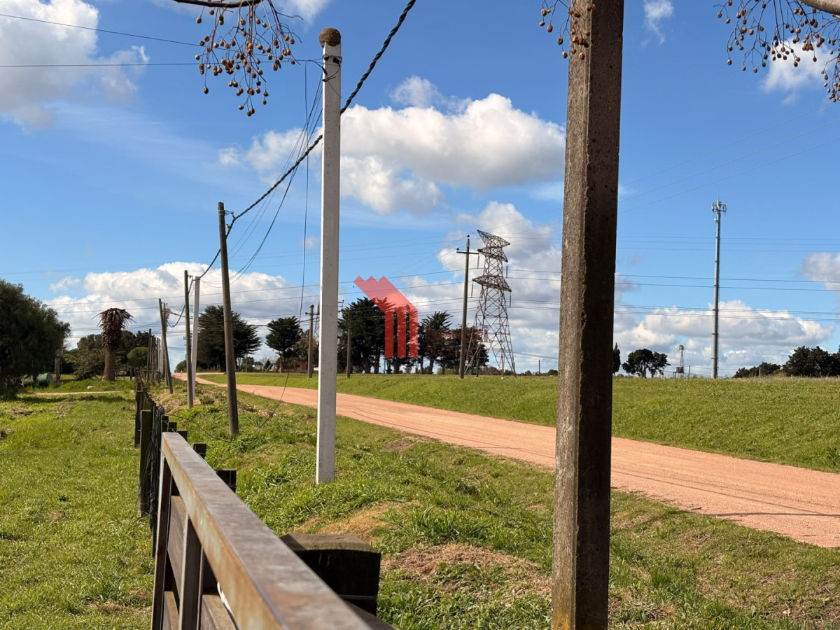 Chacra ID.143 - Venta campo 4 has, casa, galpón, agua, Melilla
