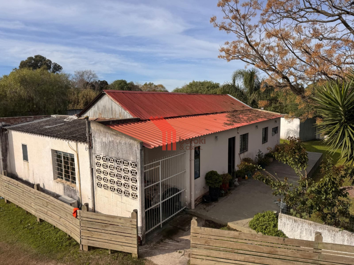 Local Comercial ID.242 - Venta Local comercial, con gran terreno sobre Avenida, Barrio Sayago