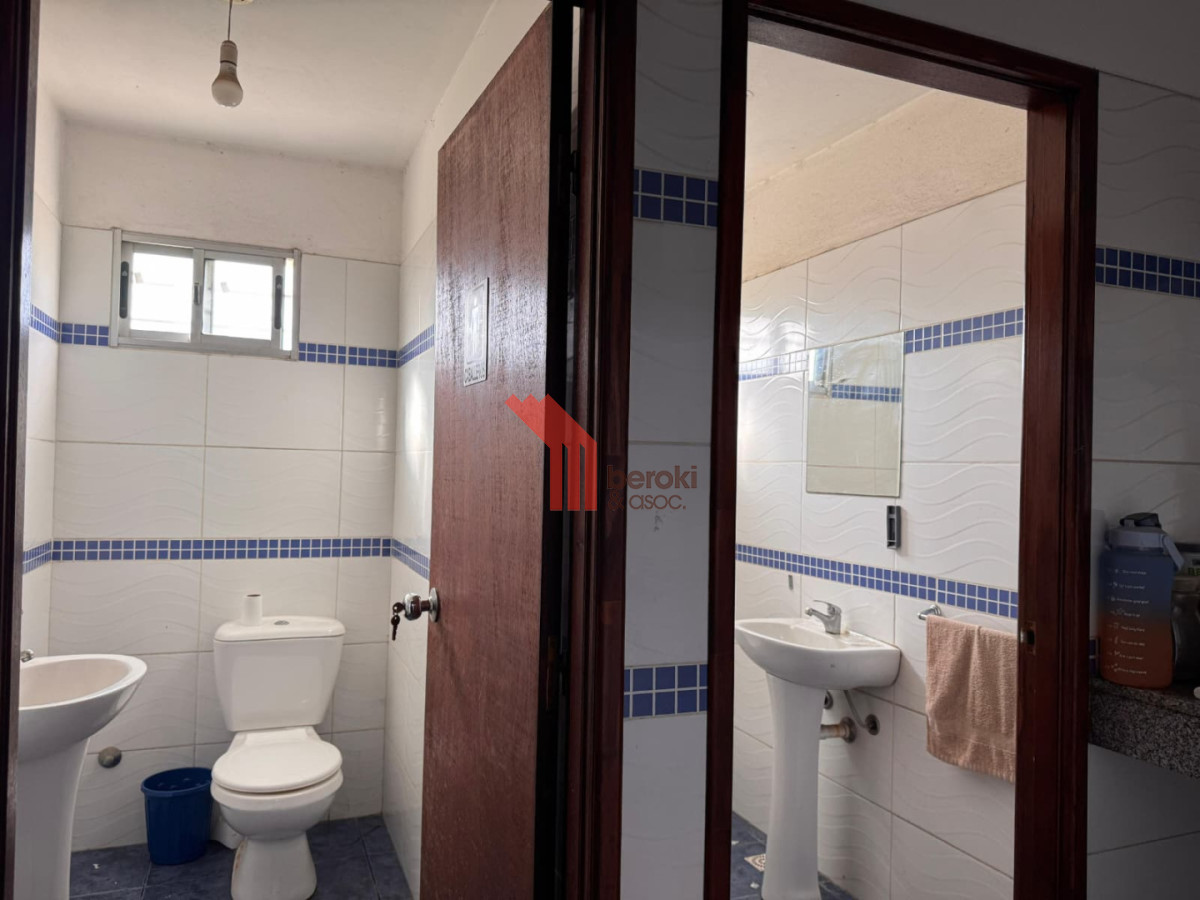 Local Comercial ID.242 - Venta Local comercial, con gran terreno sobre Avenida, Barrio Sayago