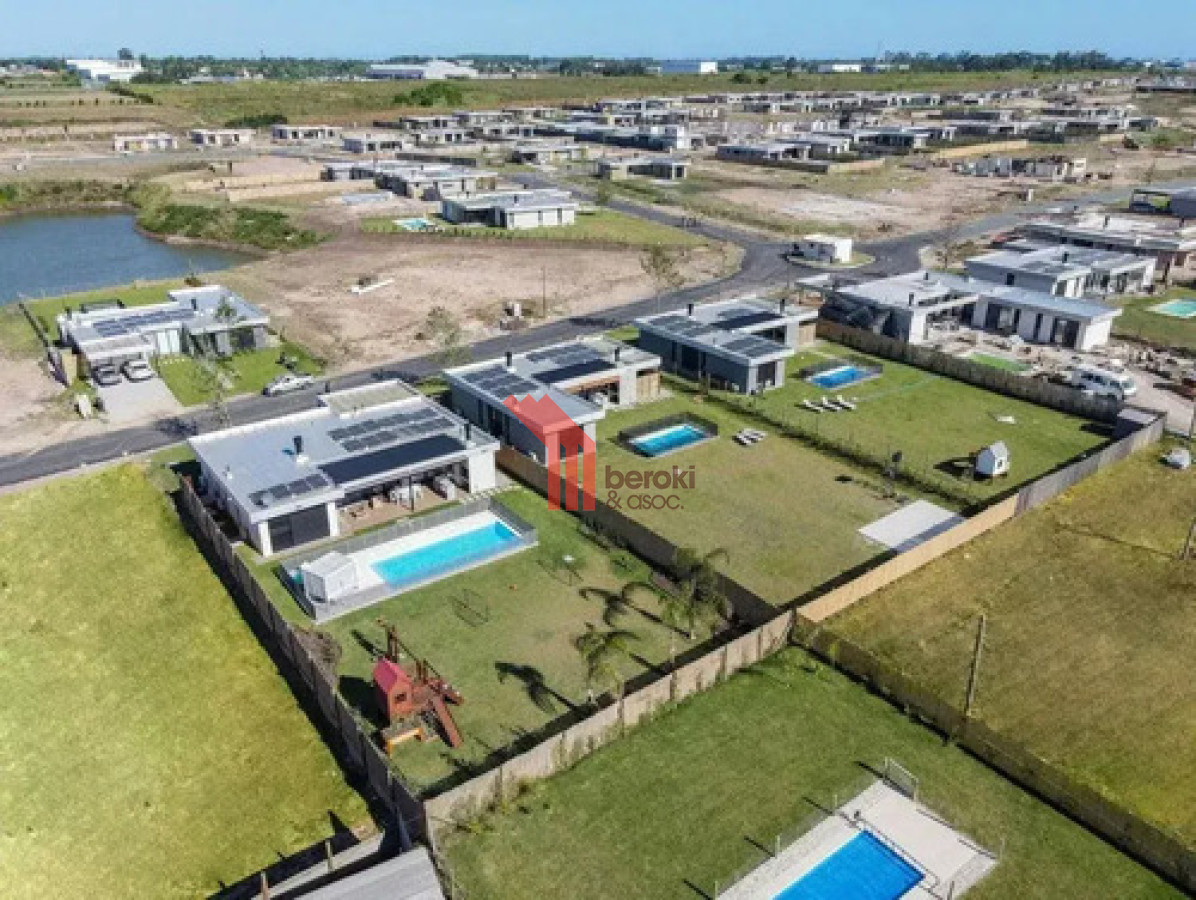 Terreno ID.10 - Venta Terreno Barrio Privado La Juana Frente Al Lago