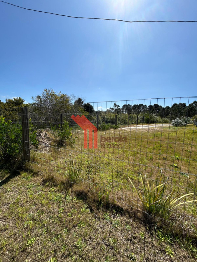 Terreno ID.141 - Venta Terreno Punta Rubia. 330m2