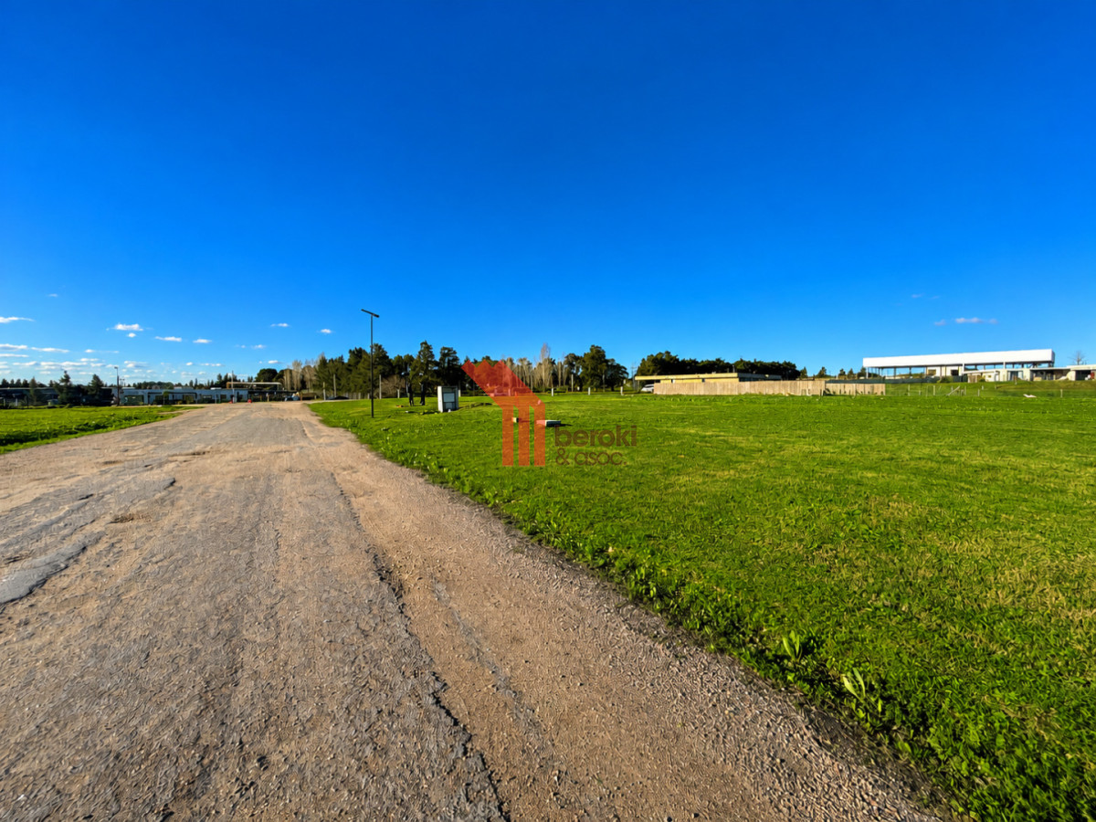 Terreno ID.277 - Venta de Terreno en Barrio privado frente al lago