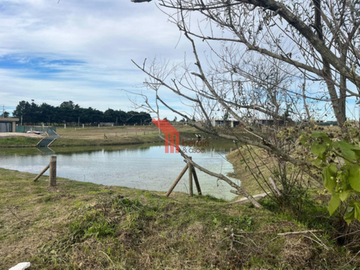 Terreno ID.10 - Venta Terreno Barrio Privado La Juana Frente Al Lago