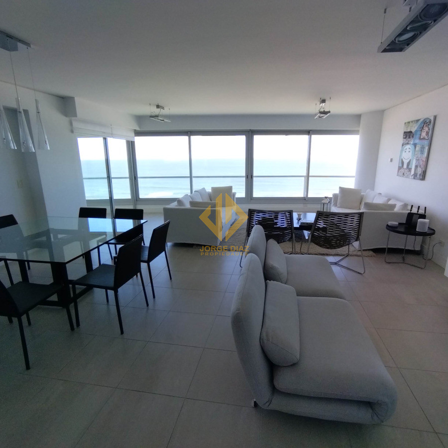 Elegancia y Confort a Pasos de Playa Brava  - JDP469A