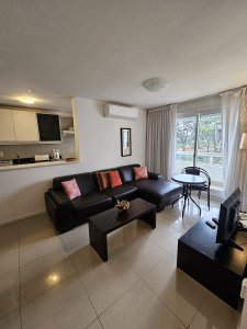 Comodo apartamento de dos dormitorios y dos baños