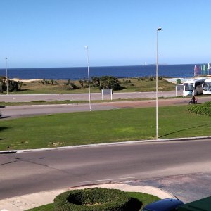 Con vistas a playa Brava y a pocos pasos del centro de la Peninsula 
