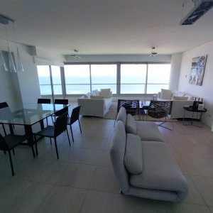 Elegancia y Confort a Pasos de Playa Brava 
