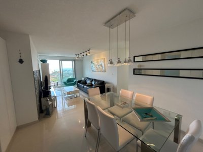 Apartamento en venta de 3 dormitorios c/ cochera en Nuevo Cantegril